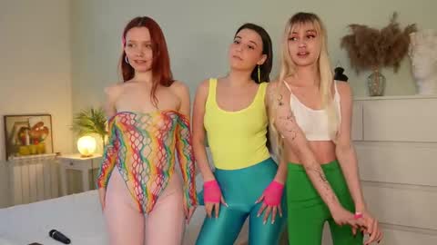 Snapshot of sexxxsirens chatting on 02.09.25 Hannah Monica Annie Andrea Eva Lina online show from 02.09.25