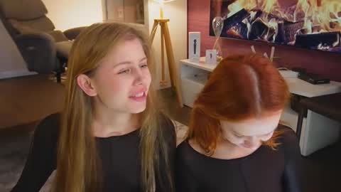 Snapshot of sexxxsirens chatting on 10.06.25 Hannah Monica Annie Andrea Eva Lina online show from 10.06.25