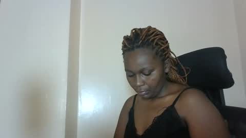 Snapshot of sexxy_amira chatting on 10.12.25 sexxy_amira online show from 10.12.25