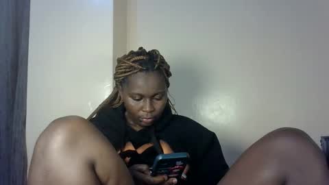 Snapshot of sexxy_amira chatting on 10.14.25 sexxy_amira online show from 10.14.25