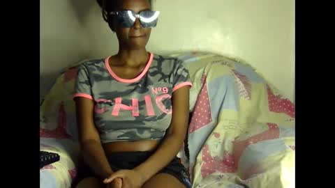 Snapshot of sexxy_boobiess chatting on 10.24.25 Natural boobs online show from 10.24.25