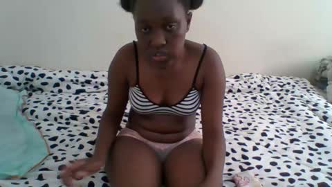 Snapshot of sexxy_kendrah chatting on 10.21.25 lorna online show from 10.21.25