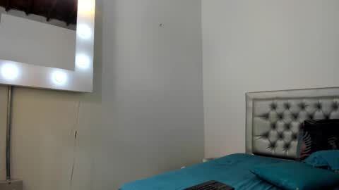 Snapshot of sexxylatincouple1 chatting on 10.18.25 sexxylatincouple1 online show from 10.18.25