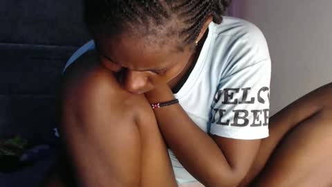 Snapshot of sexxywider_ebony chatting on 10.31.25 sexxywide ebony online show from 10.31.25