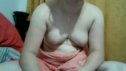 Snapshot of sexy_angelin4 chatting on 02.02.25 Angelina Spencer online show from 02.02.25