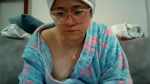 Snapshot of sexy_angelin4 chatting on 02.13.25 Angelina Spencer online show from 02.13.25