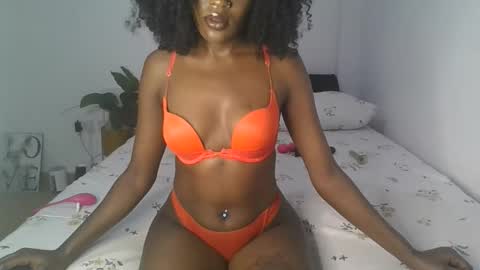 Snapshot of sexy_arriah chatting on 09.15.25 Arria online show from 09.15.25