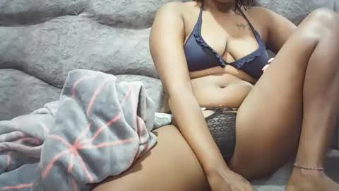 Snapshot of sexy_cherry001 chatting on 10.08.25 shydolly01 online show from 10.08.25