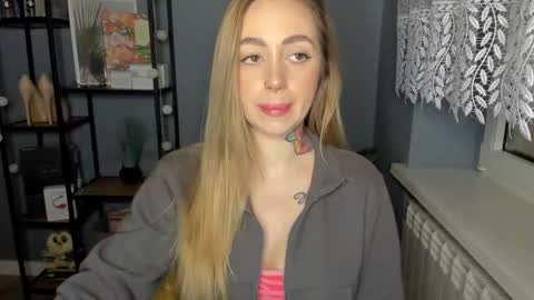 C o r a l i e online show from 12.17.24