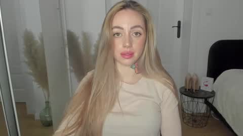 C o r a l i e online show from 02.19.25