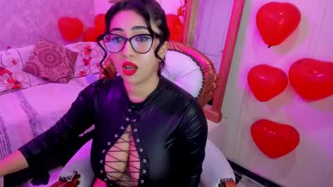  C R I S T A L  online show from 02.20.25