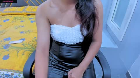 Snapshot of sexy_doll_1_ chatting on 12.31.24 Sexydoll online show from 12.31.24