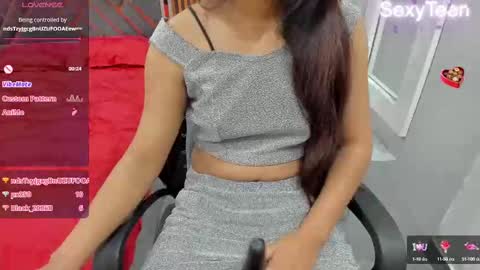 Snapshot of sexy_doll_1_ chatting on 02.14.25 Sexydoll online show from 02.14.25