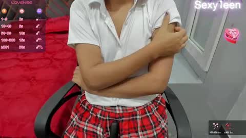 Snapshot of sexy_doll_1_ chatting on 02.16.25 Sexydoll online show from 02.16.25