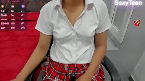 Snapshot of sexy_doll_1_ chatting on 02.16.25 Sexydoll online show from 02.16.25