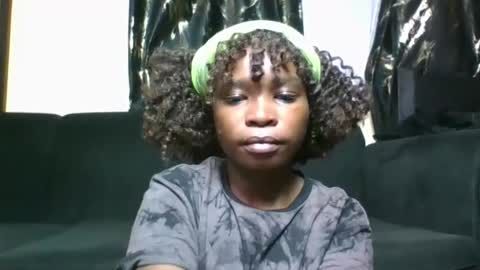 Snapshot of sexy_ebony_princess chatting on 09.12.25 Trina online show from 09.12.25