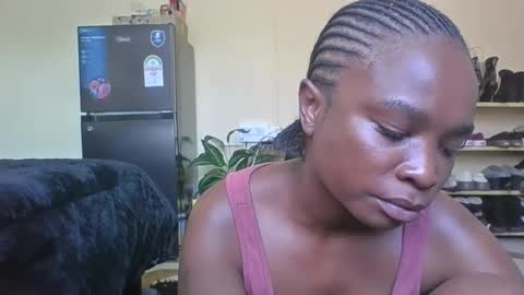 Snapshot of sexy_ebony_princess chatting on 11.07.25 Trina online show from 11.07.25