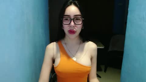 sexy_emily92 online show from 01.11.26