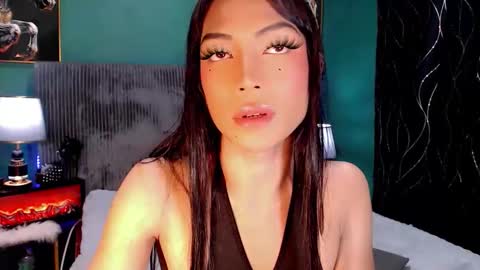 lovelyfebe  online show from 04.17.26