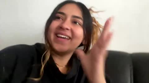 Snapshot of sexy_foxx_ chatting on 02.20.25 Antonella online show from 02.20.25