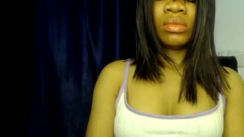 Snapshot of sexy_goddess_pet chatting on 07.12.26 Ella online show from 07.12.26