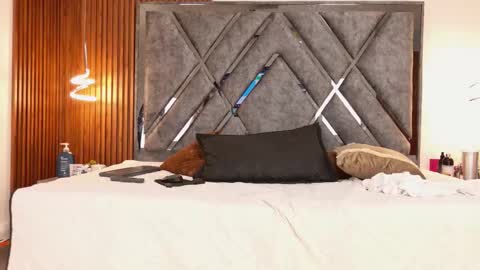 Snapshot of sexy_hot_milf_ chatting on 10.12.25 Dafne online show from 10.12.25