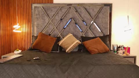 Snapshot of sexy_hot_milf_ chatting on 10.20.25 Dafne online show from 10.20.25