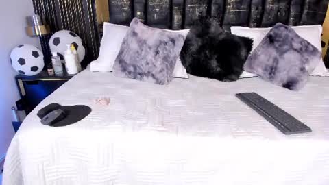 Snapshot of sexy_hot_milf_ chatting on 06.16.26 Dafne online show from 06.16.26