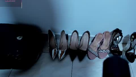 Snapshot of sexy_hot_milf_ chatting on 06.28.26 Dafne online show from 06.28.26