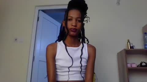 Snapshot of sexy_janny chatting on 09.27.25 Janny online show from 09.27.25