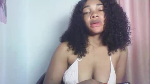 Snapshot of sexy_kitty881 chatting on 10.06.25 Sexy kitty881 online show from 10.06.25