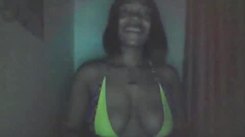 Snapshot of sexy_kitty881 chatting on 10.14.25 Sexy kitty881 online show from 10.14.25