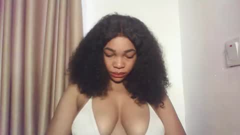 Snapshot of sexy_kitty881 chatting on 10.30.25 Sexy kitty881 online show from 10.30.25