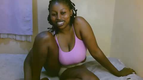 Snapshot of sexy_latasha chatting on 03.12.26 sexy_latasha online show from 03.12.26
