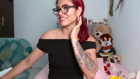 Snapshot of sexy_lia_latina chatting on 03.09.25 Celeste online show from 03.09.25
