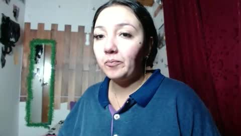 Snapshot of sexy_lolas chatting on 01.06.25 sexy lolas online show from 01.06.25