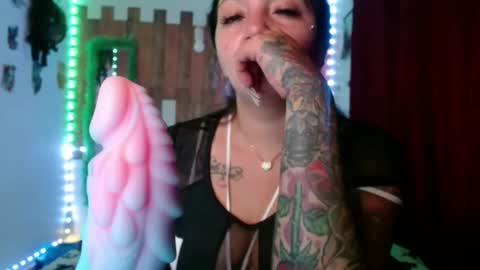 Snapshot of sexy_lolas chatting on 01.19.25 sexy lolas online show from 01.19.25