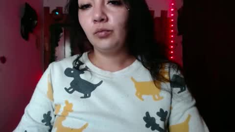 Snapshot of sexy_lolas chatting on 02.15.25 sexy lolas online show from 02.15.25
