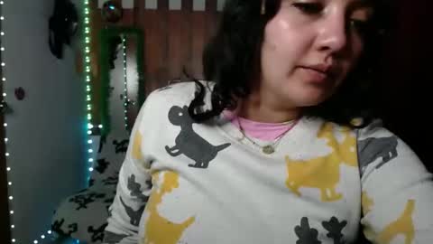Snapshot of sexy_lolas chatting on 02.20.25 sexy lolas online show from 02.20.25