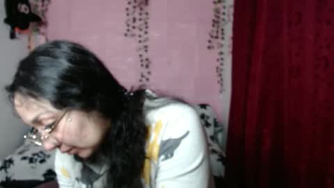Snapshot of sexy_lolas chatting on 02.22.25 sexy lolas online show from 02.22.25