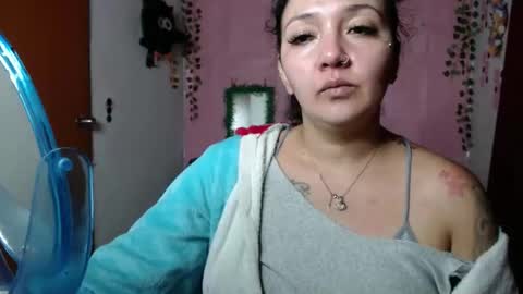 Snapshot of sexy_lolas chatting on 03.06.25 sexy lolas online show from 03.06.25