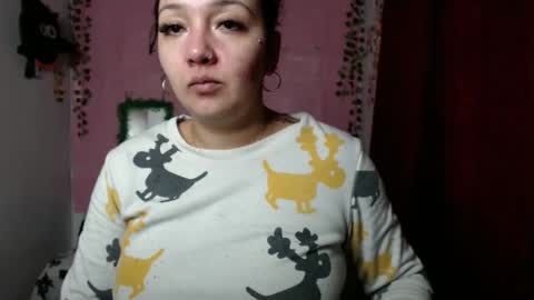Snapshot of sexy_lolas chatting on 03.08.25 sexy lolas online show from 03.08.25