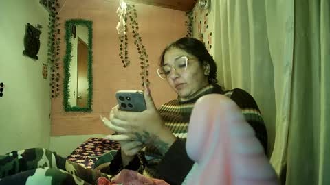 sexy lolas online show from 04.21.26