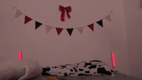 Ellie Mia online show from 01.29.25