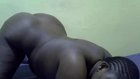 Snapshot of sexy_naila2 chatting on 04.09.26 sexy_naila2 online show from 04.09.26