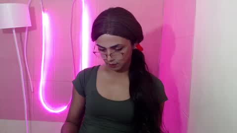 Snapshot of sexy_naughtyjasminxxx chatting on 03.08.25 Jasmin online show from 03.08.25