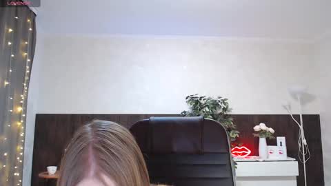 Snapshot of sexy_red_foxx chatting on 03.07.25 Annie - Your Dream Girl online show from 03.07.25