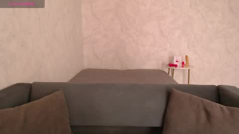 Snapshot of sexy_sansa chatting on 05.19.26 Alina online show from 05.19.26
