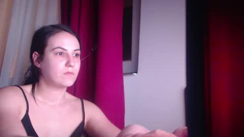 Snapshot of sexy_slimm25 chatting on 03.06.25 Slimm online show from 03.06.25