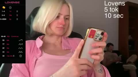 Snapshot of sexy_sweets chatting on 09.21.25 Sexy-Sweets online show from 09.21.25